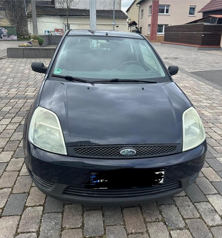 Blau Gebraucht 2004 Ford Fiesta Kleinwagen | 650 € (Superpreis) - Bild 1/4