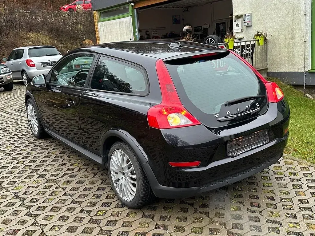 Gebraucht Volvo C30 Kinetic 114 PS (83 kW) 2011 Schwarz Kleinwagen
