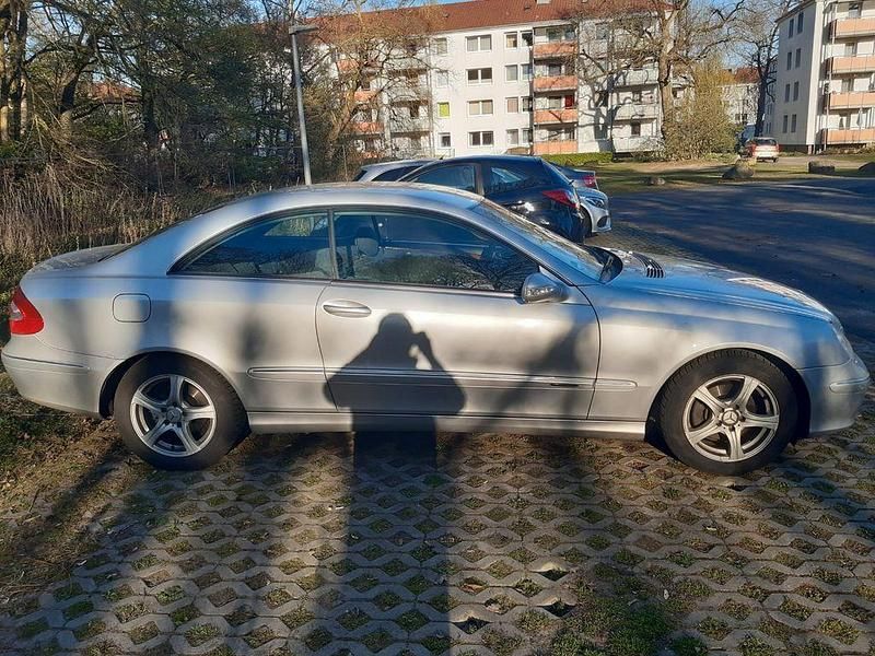 Gebraucht Mercedes CLK200 163 PS (119 kW) 2002 Silber Coupé