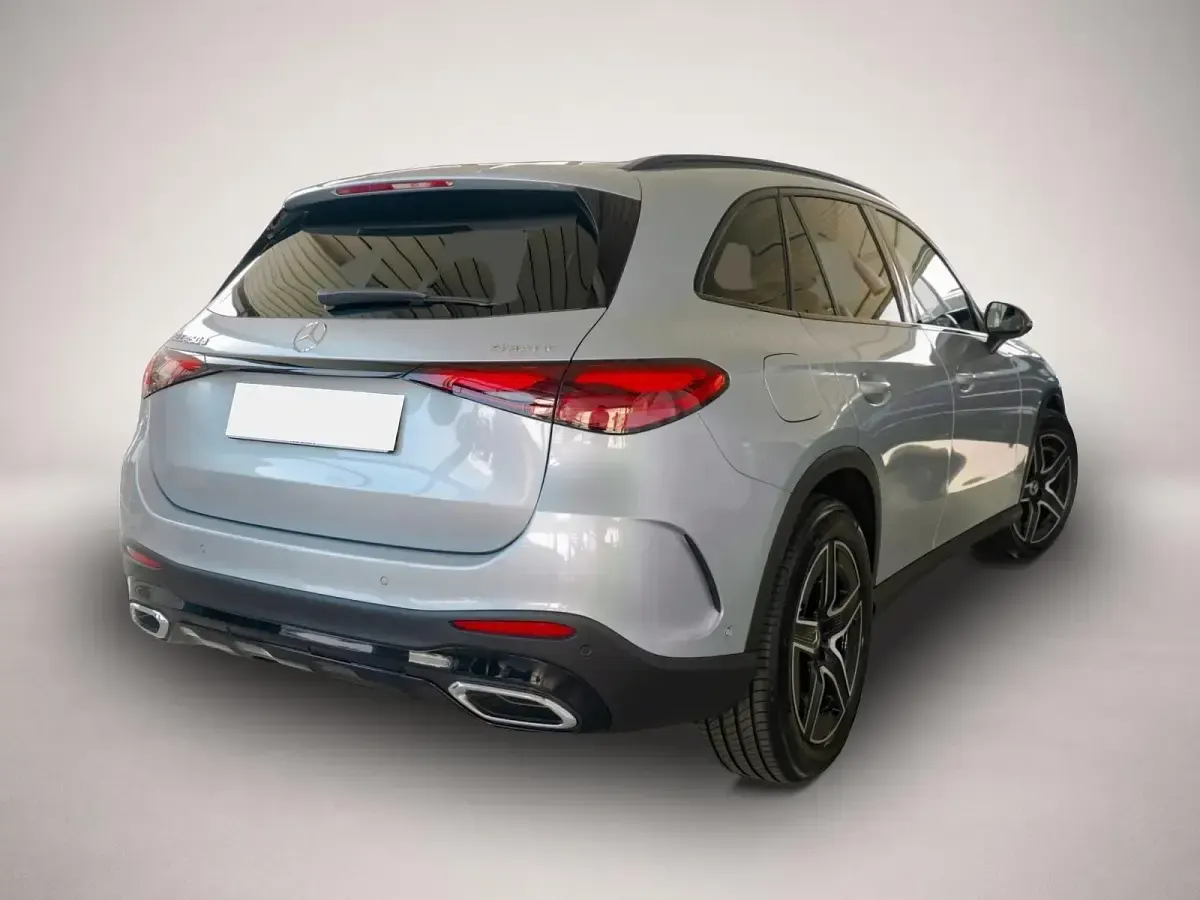 Gebraucht Mercedes GLC450 367 PS (269 kW) 2025 Manufacturer SUV