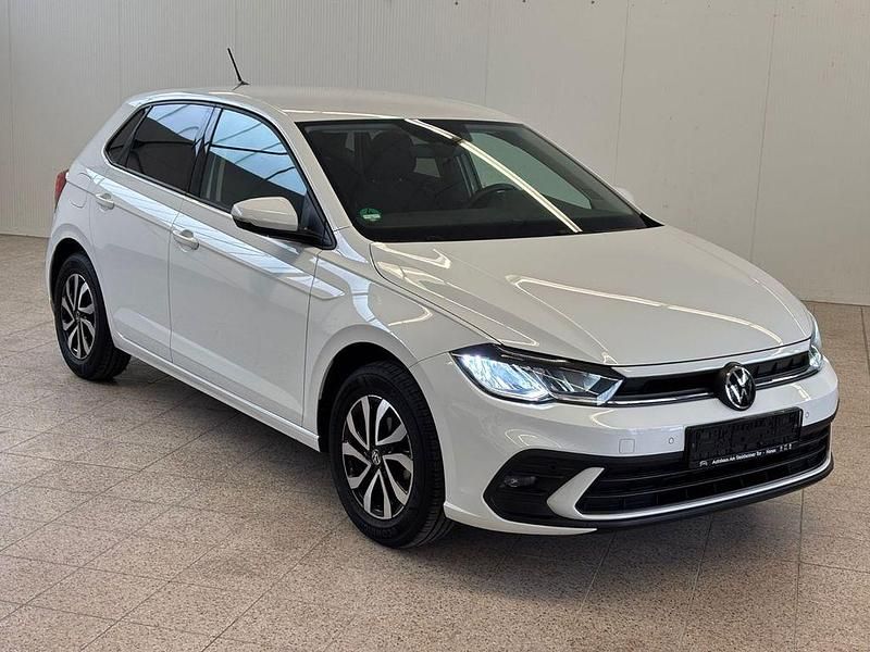Gebraucht VW Polo Active 80 PS (58 kW) 2022 Weiß Kleinwagen