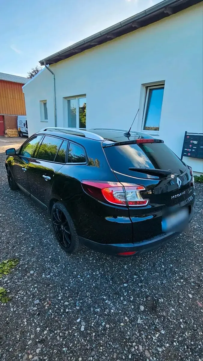 Gebraucht Renault Mégane GrandTour 130 PS (95 kW) 2011 Schwarz Kombi