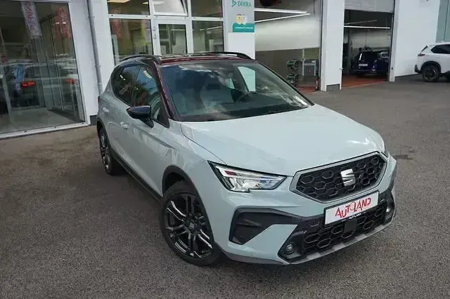 Neu Seat Arona FR 150 PS (110 kW) 2026 Grau SUV