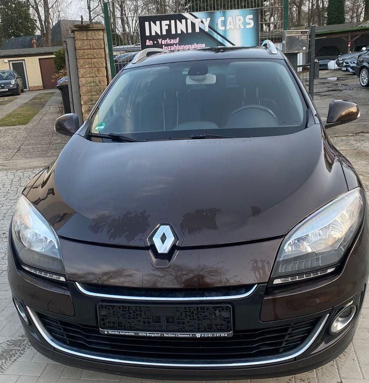 Gebraucht Renault Mégane III Dynamique 131 PS (96 kW) 2012 Braun Limousine