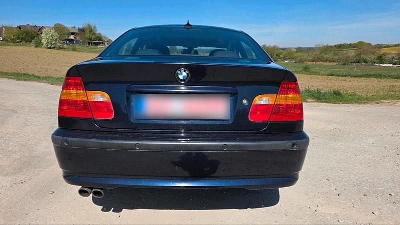 Second-hand BMW 330 231 CP (169 kW) 2002 Albastru Berlinǎ