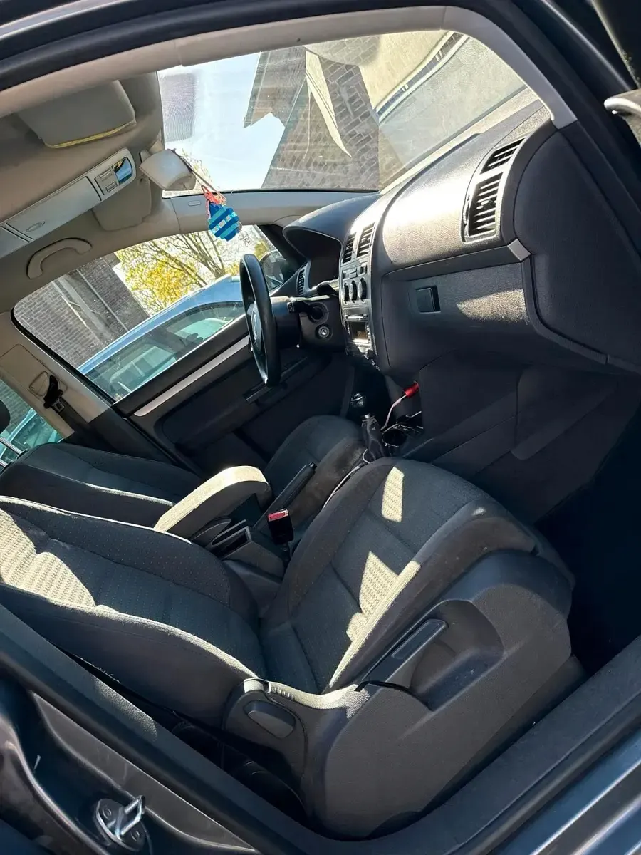 Usata VW Touran 102 CV (75 kW) 2005 Grigio Monovolume