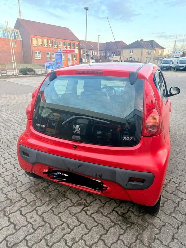 Gebraucht Peugeot 107 68 PS (50 kW) 2009 Kleinwagen
