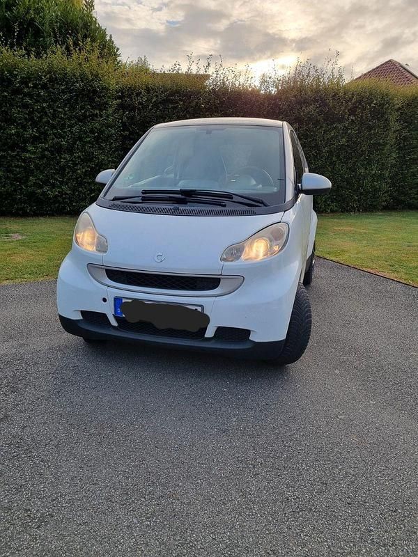 Weiß Gebraucht 2008 Smart ForTwo Coupé Passion Kleinwagen | 2.800 € (Guter Preis) - Bild 1/4