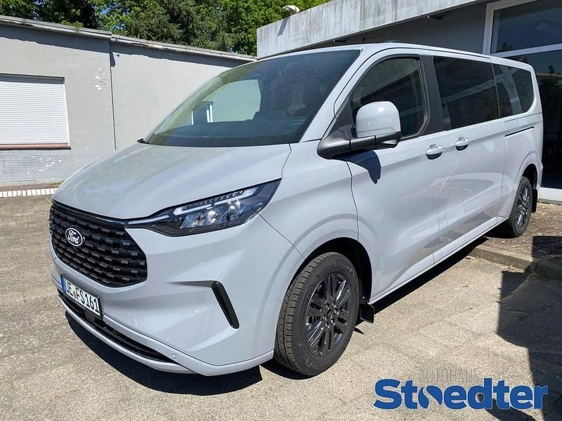 Grau Gebraucht 2025 Ford Tourneo Custom Limited Van | 59.990 € - Bild 1/4