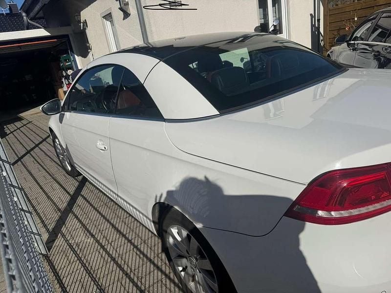 Second-hand VW Eos 160 CP (117 kW) 2011 Alb Cabrio