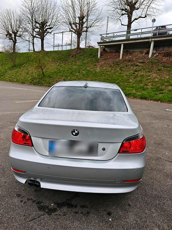 Gebraucht BMW 520 170 PS (125 kW) 2004 Silber Limousine