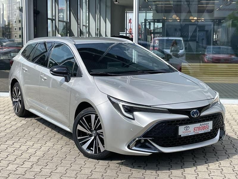 Neu Toyota Corolla 178 PS (130 kW) 2025 Silber Kombi