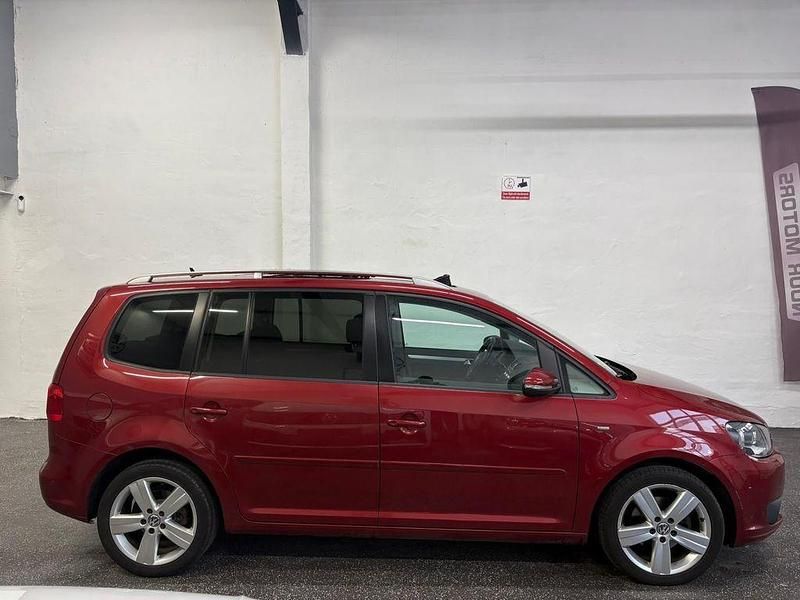 Gebraucht VW Touran Cup 105 PS (77 kW) 2014 Rot Van / Kleinbus
