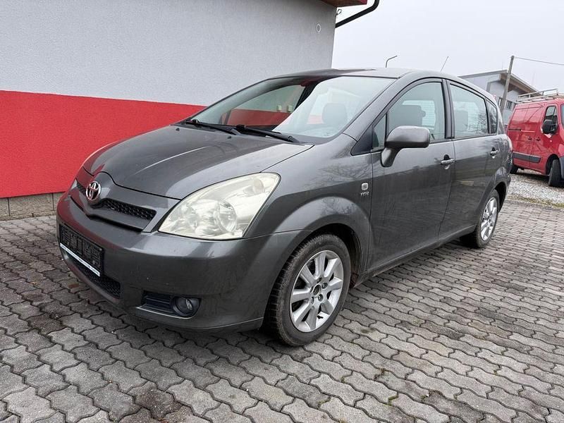 Grau Gebraucht 2004 Toyota Corolla Verso Van / Kleinbus | 2.450 € (Guter Preis) - Bild 1/4