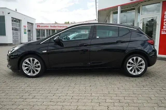 Gebraucht Opel Astra Elegance 131 PS (96 kW) 2020 Onyx schwarz metallic Limousine