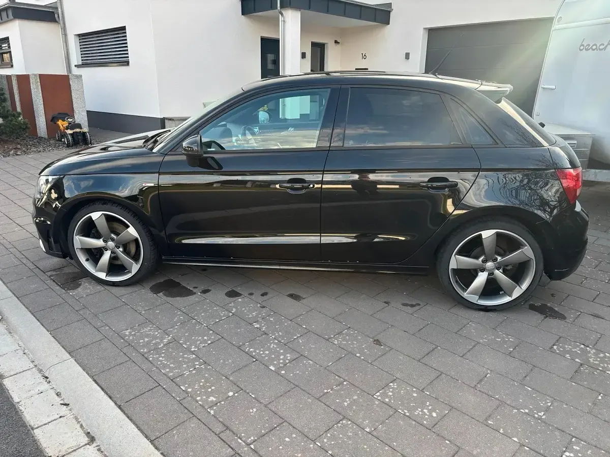 Gebraucht Audi A1 Sportback S-Line 143 PS (105 kW) 2014 Schwarz Kleinwagen