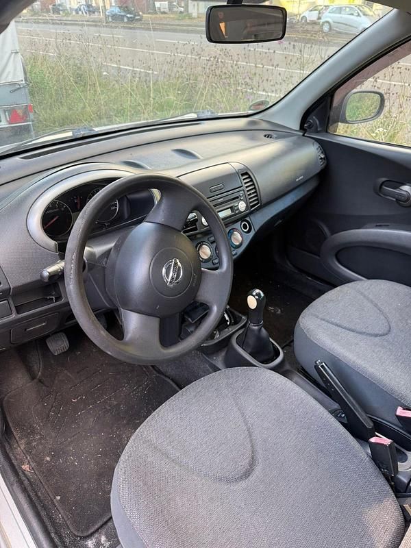 Silber Gebraucht 2005 Nissan Micra Kleinwagen | 950 € (Fairer Preis) - Bild 1/4
