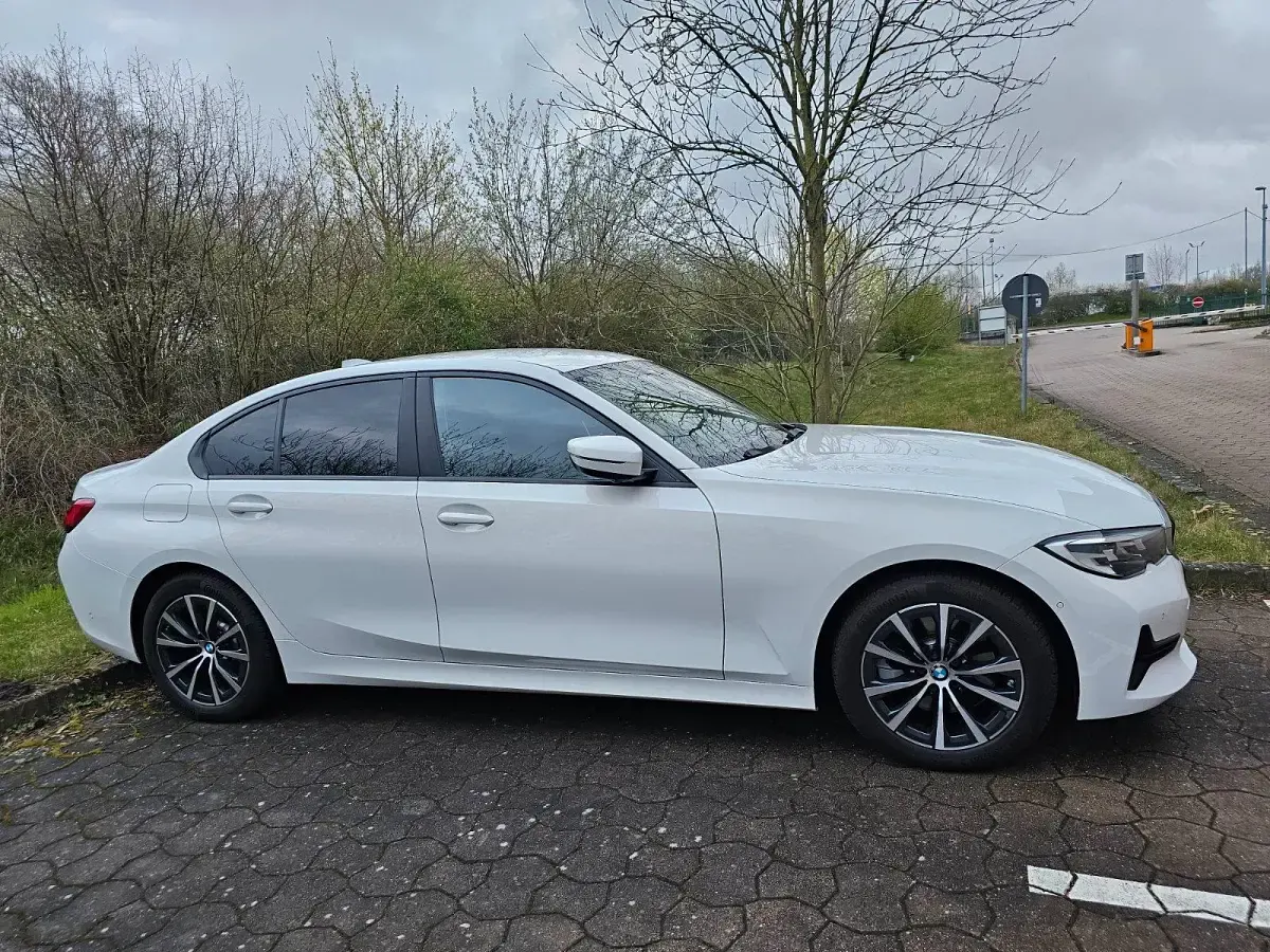 Gebraucht BMW 320e Advantage 204 PS (150 kW) 2021 Limousine