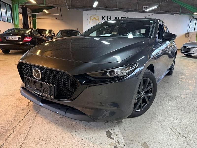 Grau Gebraucht 2021 Mazda 3 Limousine | 14.495 € (Superpreis) - Bild 1/4