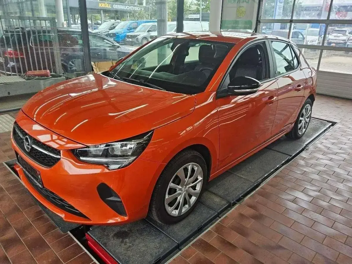 Gebraucht Opel Corsa-e Edition 100 kW (136 PS) 2022 Power orange/dynamik orange Kleinwagen