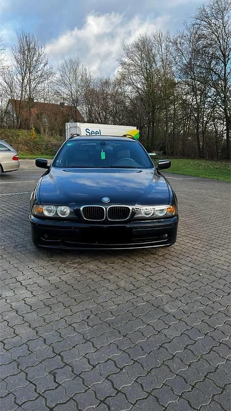 Schwarz Gebraucht 2000 BMW 530 Kombi | 5.000 € (Guter Preis) - Bild 1/4