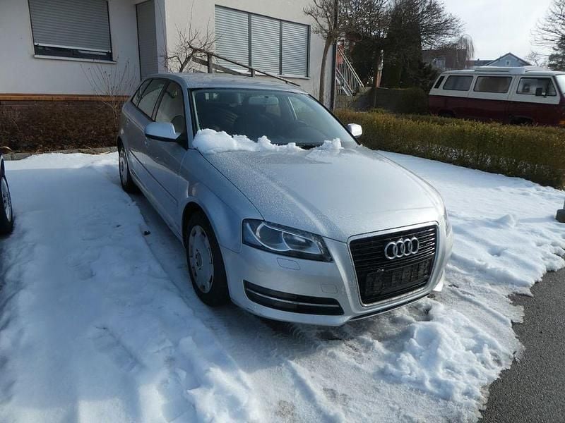 Silber Gebraucht 2012 Audi A3 Attraction Kleinwagen | 4.590 € (Guter Preis) - Bild 1/4