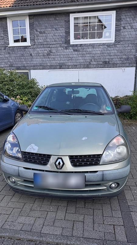 Second-hand Renault Clio II 2002 Verde Berlinǎ