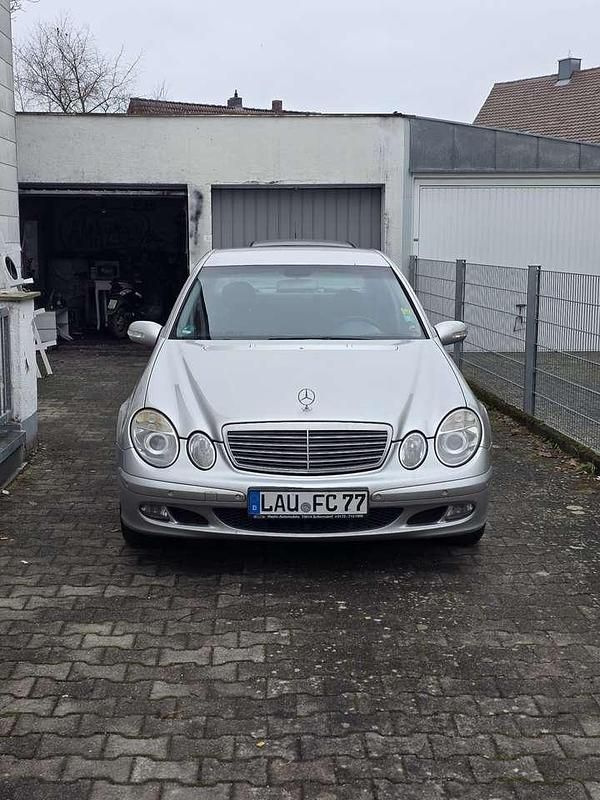 Gebraucht Mercedes E200 Classic 122 PS (89 kW) 2005 Limousine