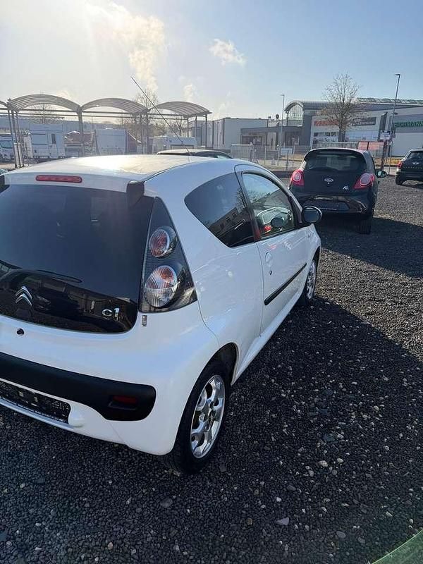 Gebraucht Citroën C1 Style 68 PS (50 kW) 2013 Weiß Kleinwagen