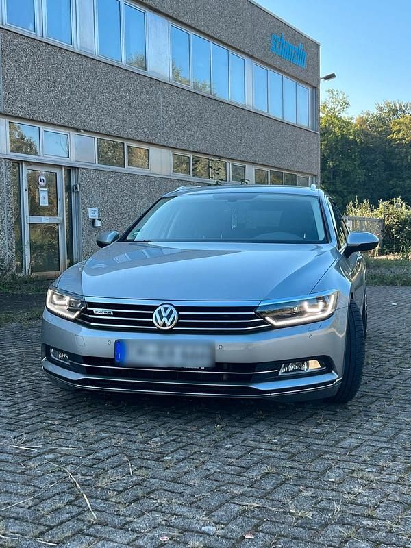 Grau Gebraucht 2016 VW Passat Kombi | 19.500 € (Fairer Preis) - Bild 1/4