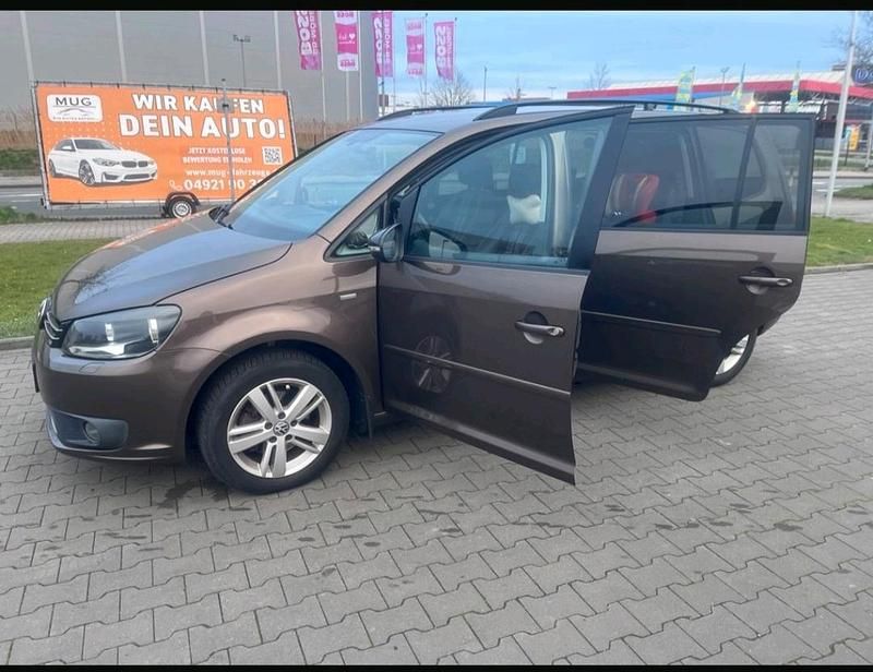 Gebraucht VW Touran 105 PS (77 kW) 2012 Braun Van / Kleinbus