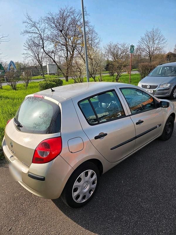 Gebraucht Renault Clio II 2007 Gold Kleinwagen