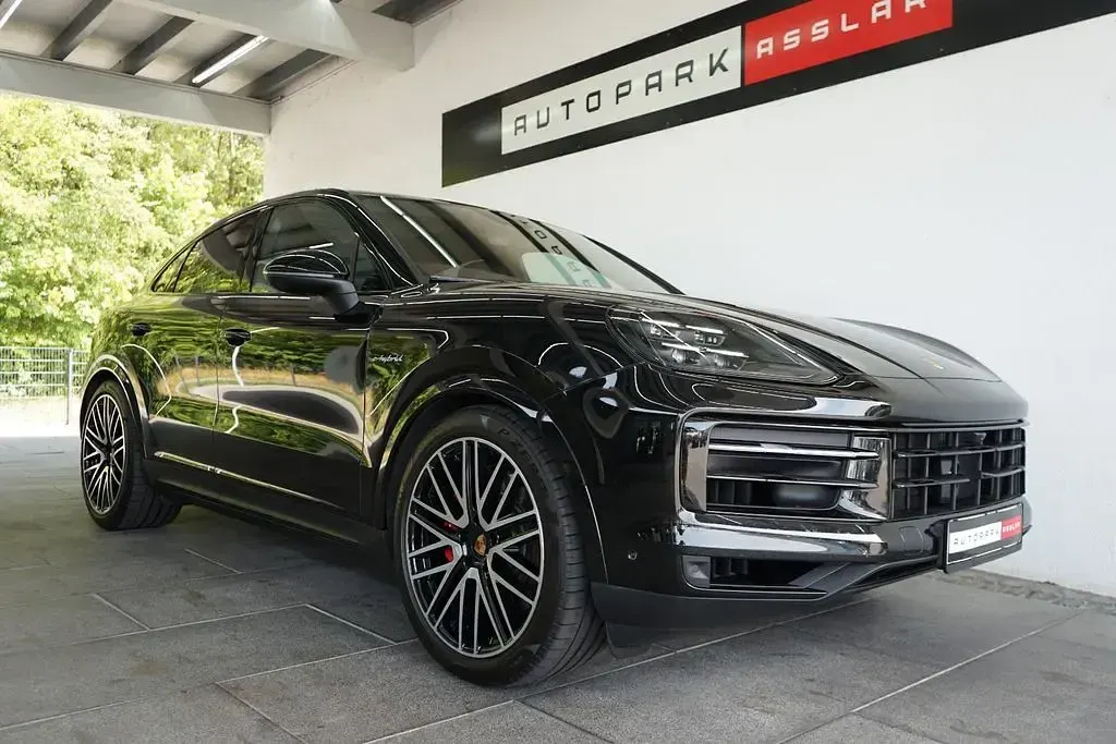 Gebraucht Porsche Cayenne 519 PS (381 kW) 2025 Chromitschwarzmetallic SUV