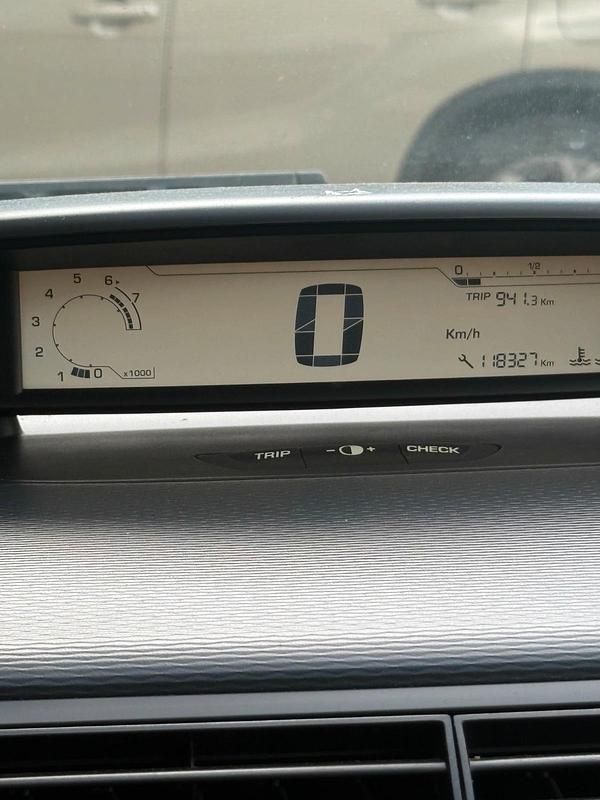 Weiß Gebraucht 2008 Citroën C4 Limousine | 2.200 € (Fairer Preis) - Bild 1/4