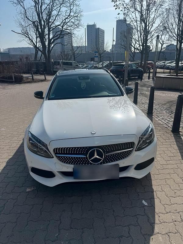 Gebraucht Mercedes C250 204 PS (150 kW) 2015 Weiß Kombi