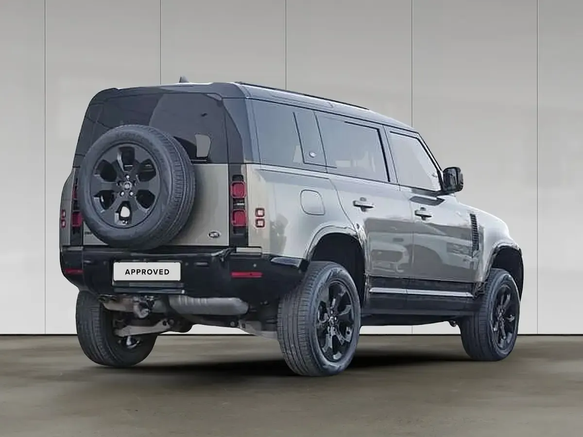 Gebraucht Land Rover Defender SE Dynamic 304 PS (223 kW) 2022 Pangea green SUV