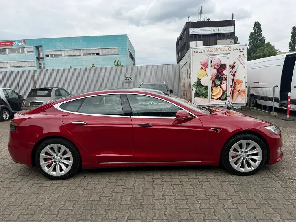 Usado Tesla Model S Performance 566 kW (770 CV) 2018 Rojo Utilitario