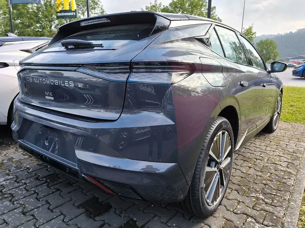 Neu DS Automobiles DS4 156 kW (213 PS) 2026 Grau Limousine