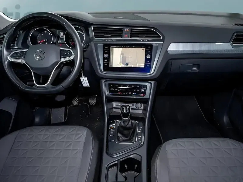 Gebraucht VW Tiguan 150 PS (110 kW) 2022 Schwarz SUV