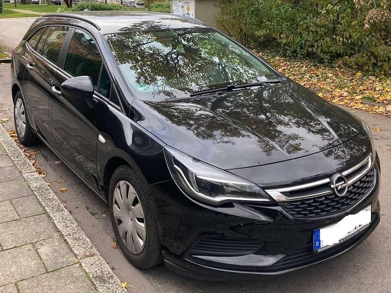 Schwarz Gebraucht 2018 Opel Astra Kombi | 8.700 € (Etwas zu teuer) - Bild 1/4