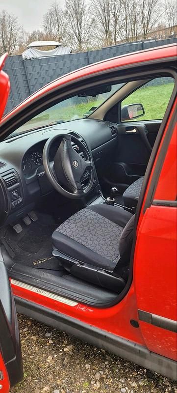 Gebraucht Opel Astra 75 PS (55 kW) 2001 Rot Limousine