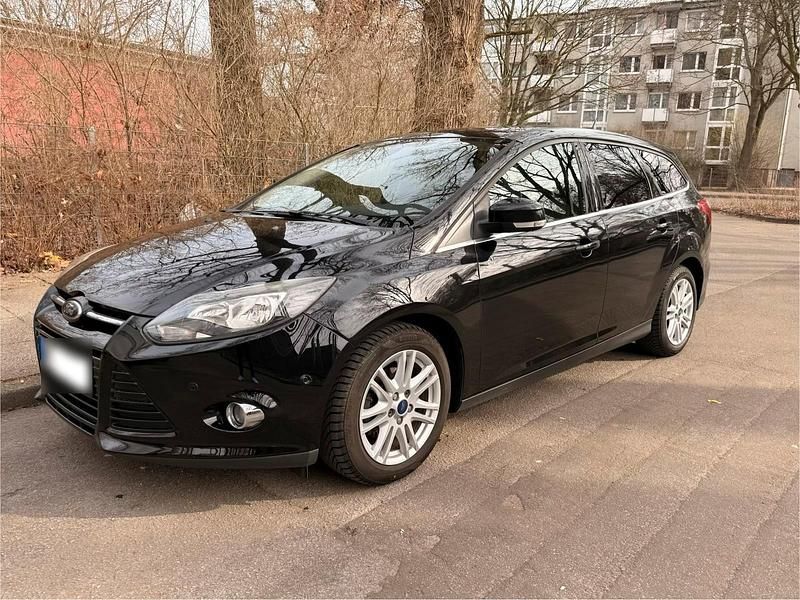 Gebraucht Ford Focus Titanium 116 PS (85 kW) 2014 Schwarz Kombi