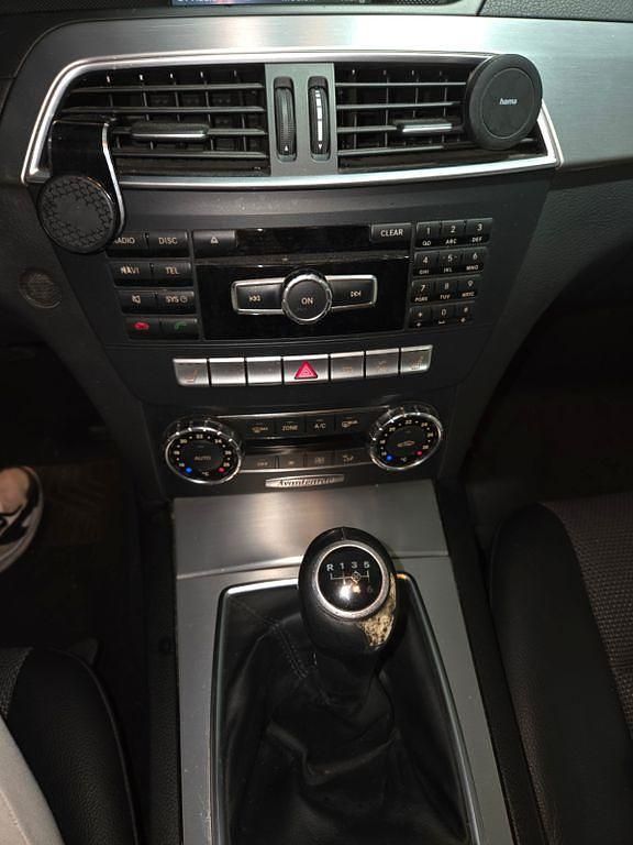 Gebraucht Mercedes 220 170 PS (125 kW) 2011 Grau Limousine