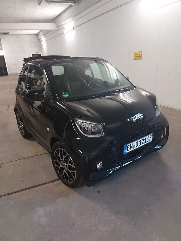 Schwarz Gebraucht 2022 Smart ForTwo Electric Drive Cabrio | 13.900 € (Fairer Preis) - Bild 1/4