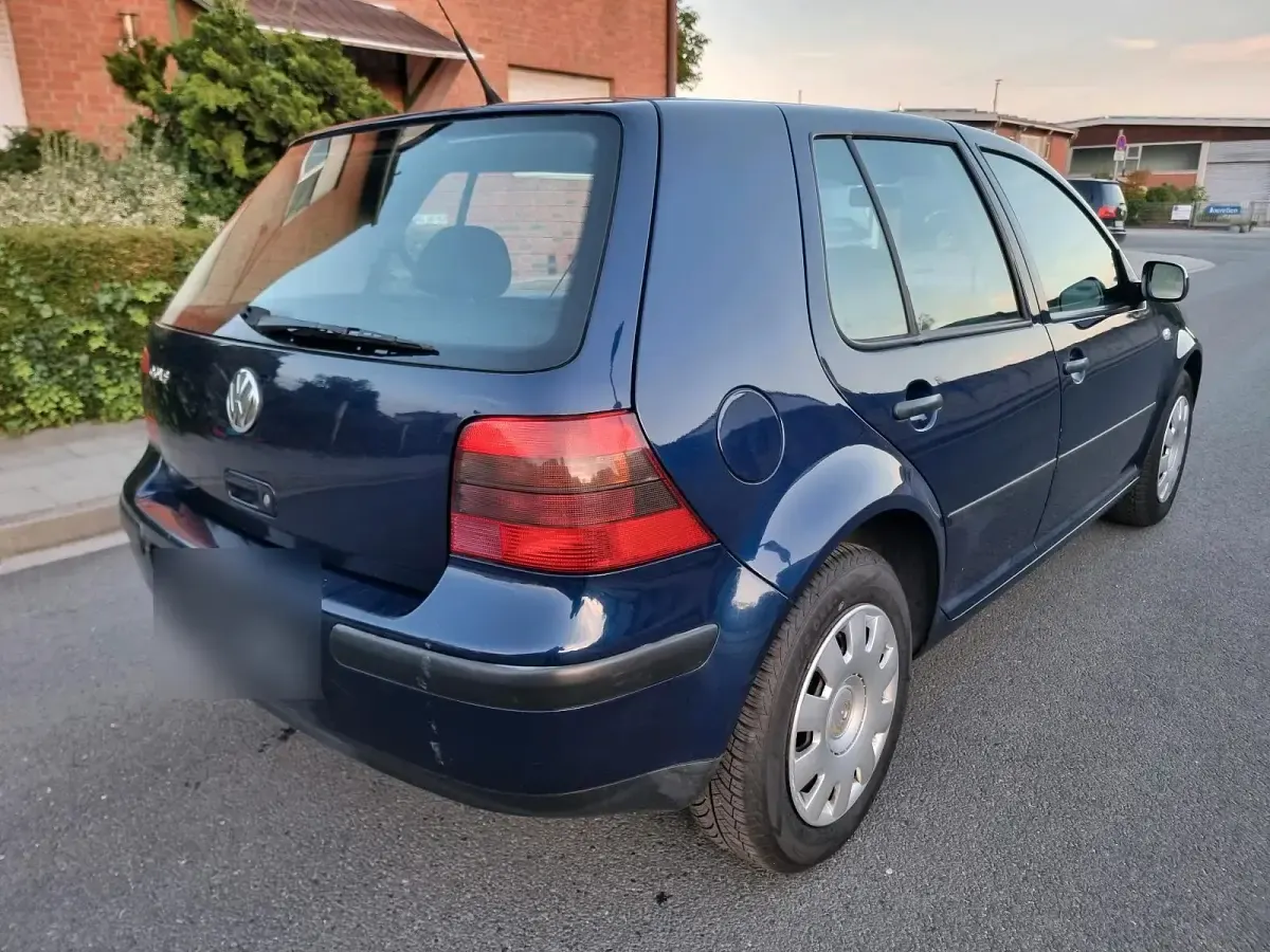 Gebraucht VW Golf IV 75 PS (55 kW) 2002 Blau Kleinwagen