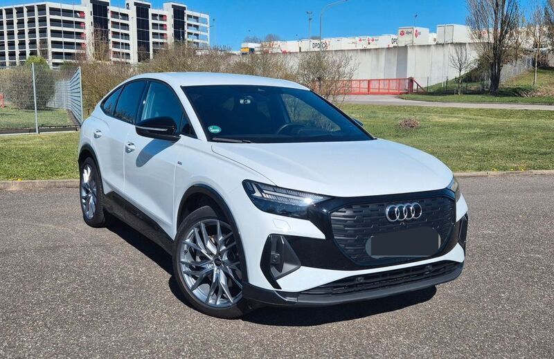 Weiß Gebraucht 2023 Audi Q4 e-tron S-Line SUV | 46.998 € (Etwas zu teuer) - Bild 1/4
