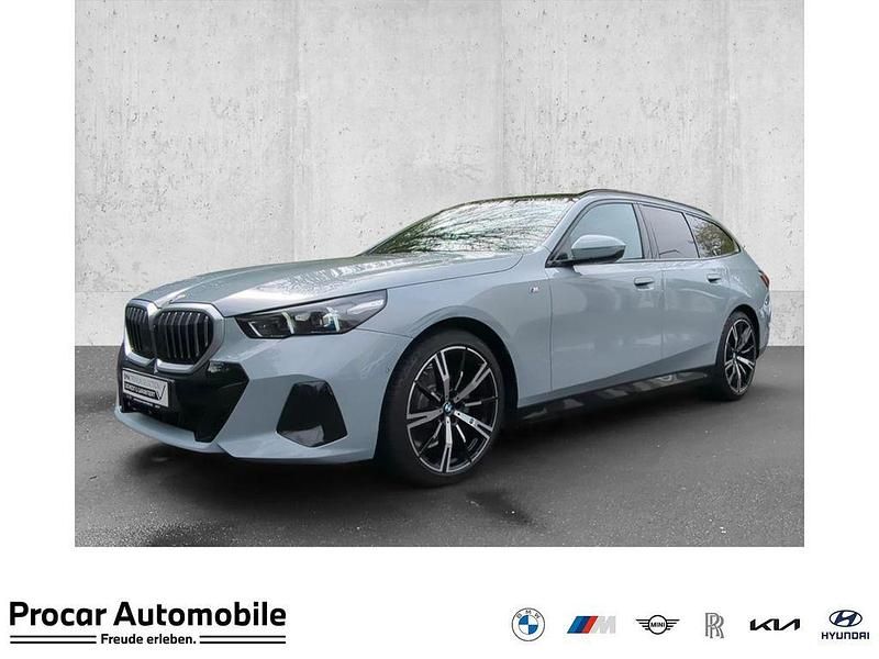Grau Gebraucht 2024 BMW 520 M Sport Kombi | 49.780 € - Bild 1/3