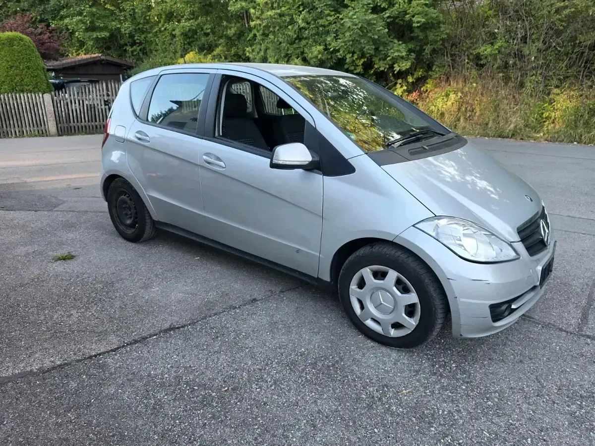 Gebraucht Mercedes A180 109 PS (80 kW) 2009 Grau Kleinwagen