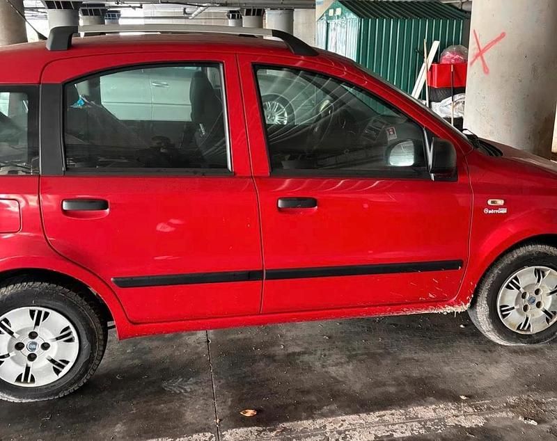 Rot Gebraucht 2011 Fiat Panda Kleinwagen | 2.500 € (Fairer Preis) - Bild 1/4