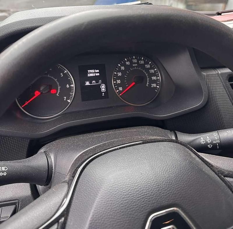 Gebraucht Renault Trafic Komfort 131 PS (96 kW) 2022 Weiß Van / Kleinbus